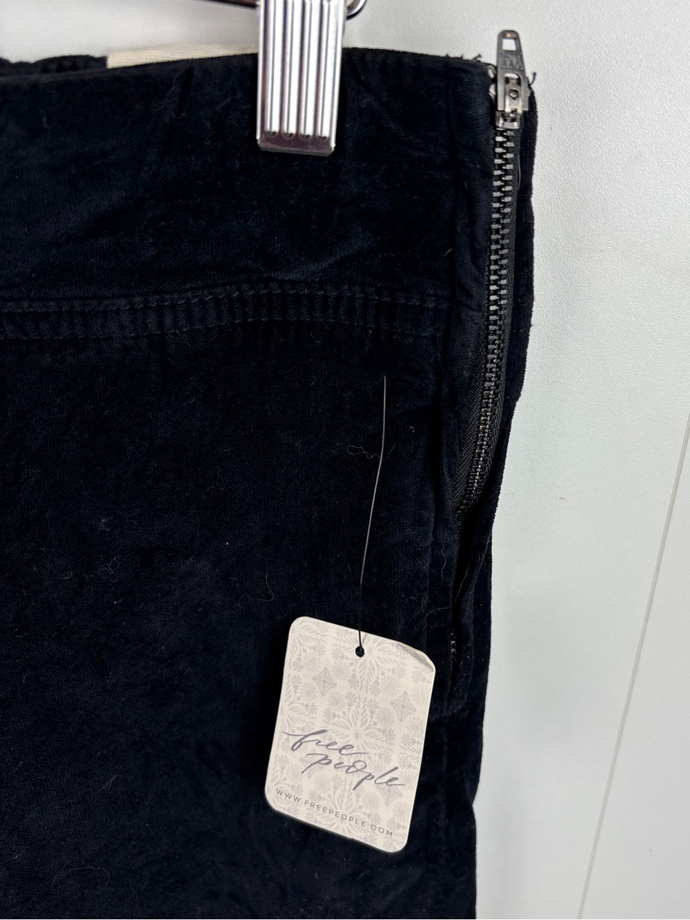 NWT We the Free In My Feelings Crop Boot Mid Rise Black Velveteen sz M Jeans - Picture 4 of 10